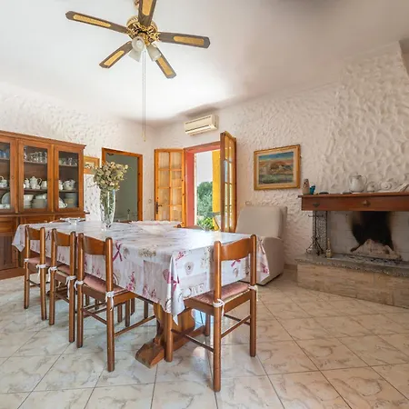 Chiara 콰르투 산텔레나