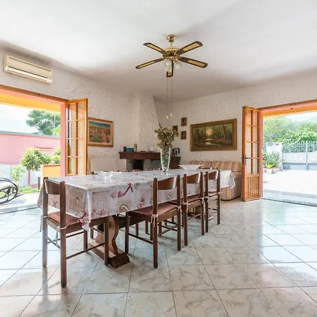 Chiara Villa Quartu SantʼElena